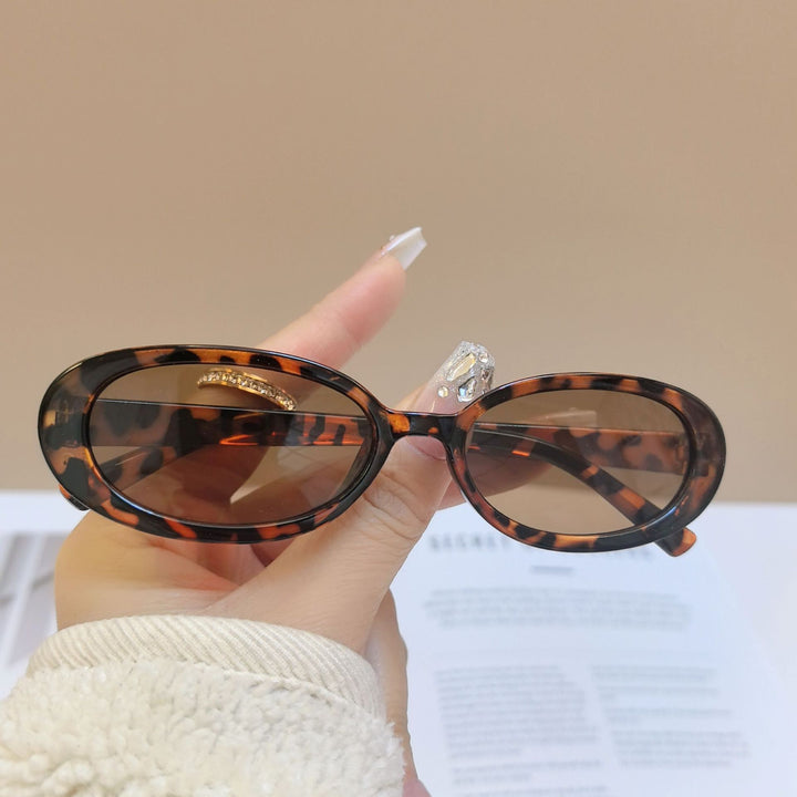 Chic Vintage Oval Sunglasses Stornfield
