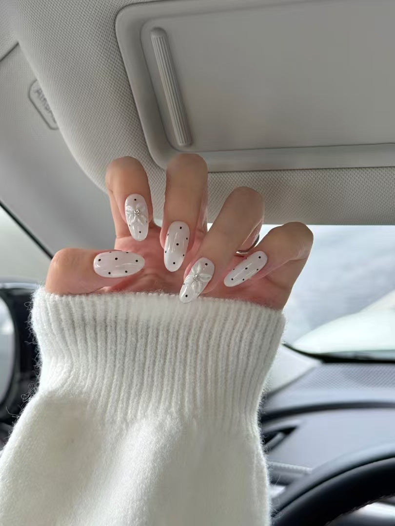 Decorative Press-On Nail Art Set with Unique 3D Elements
