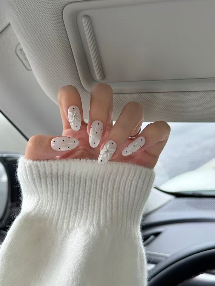 Decorative Press-On Nail Art Set with Unique 3D Elements