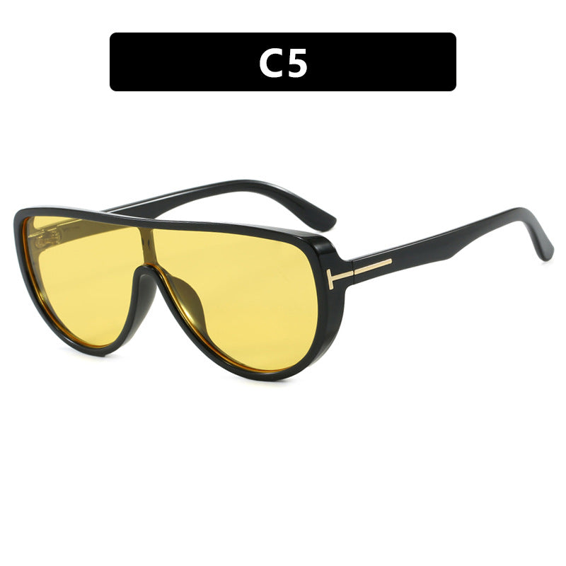 Women's elegant oversized sunglasses with striking design and UV protection Stornfield