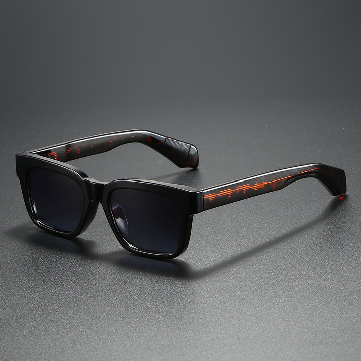 Women's square sunglasses with distinctive tortoiseshell pattern Stornfield