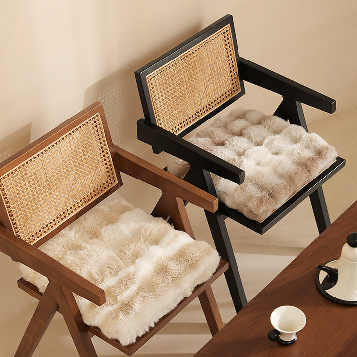 Square luxurious faux fur floor seat cover with dense long pile Stornfield
