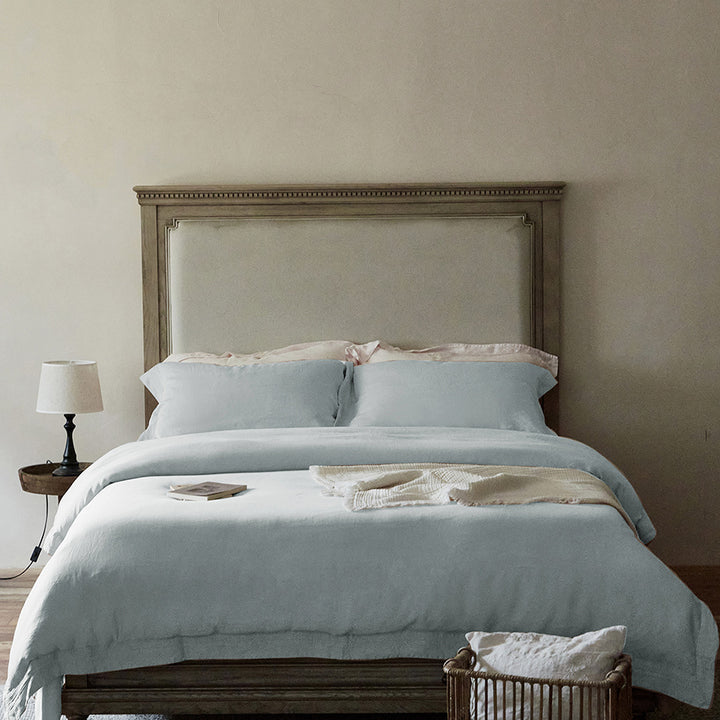 Luxury linen bedding set with duvet cover and pillowcases