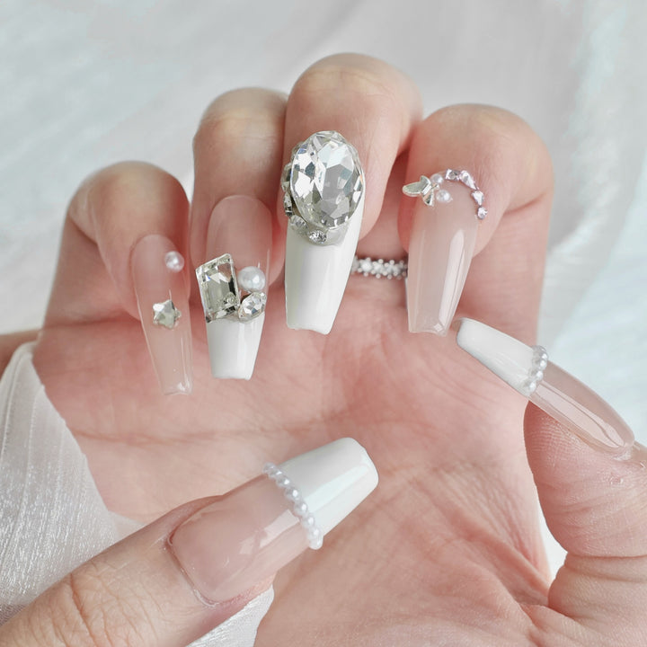 Decorative Press-On Nail Art Set with Rhinestone Embellishments