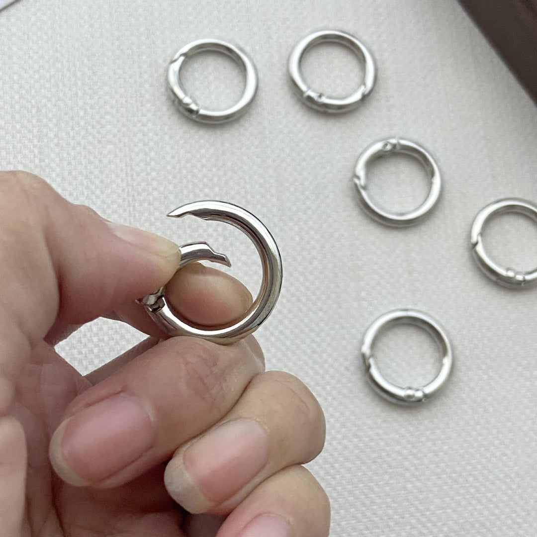 Versatile Circular Keyring Stornfield