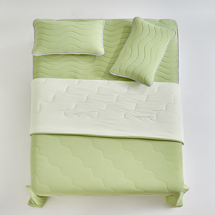 Wende-duvet-cover-and-topper-set-with-wave-quilting-and-contrast-piping