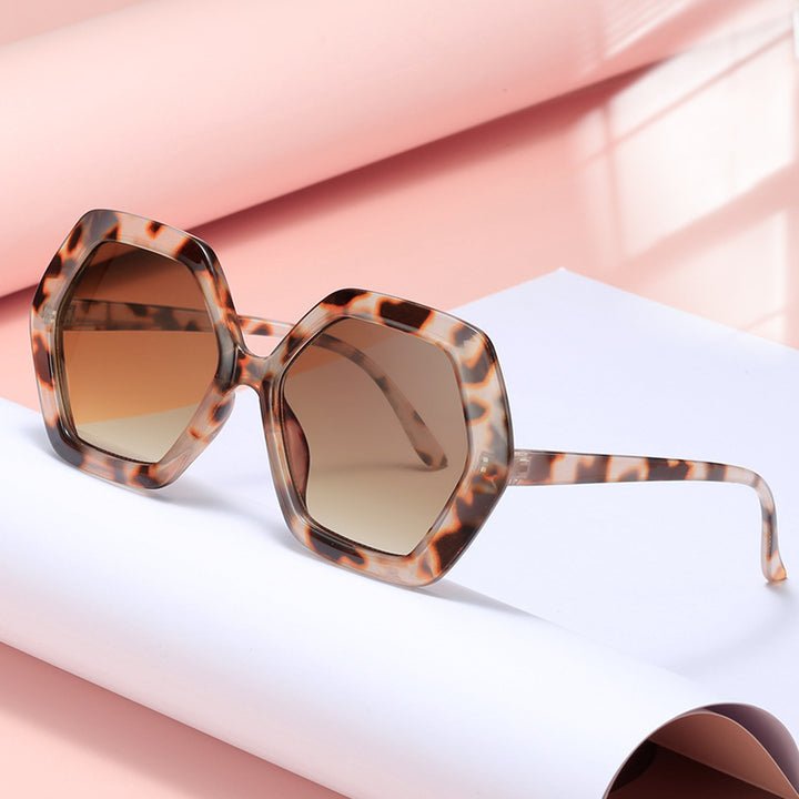 Women geometric sunglasses with modern design Stornfield