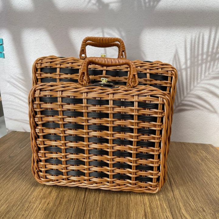 Women elegant handbag made of woven material Stornfield
