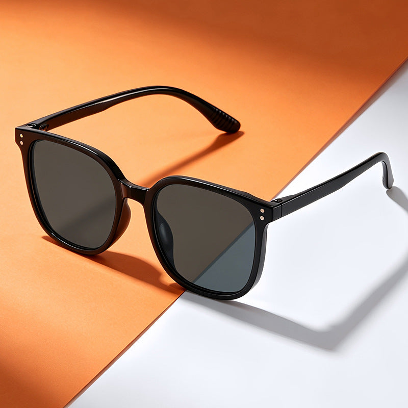 Vintage-Inspired Transparent Frame Sunglasses Stornfield