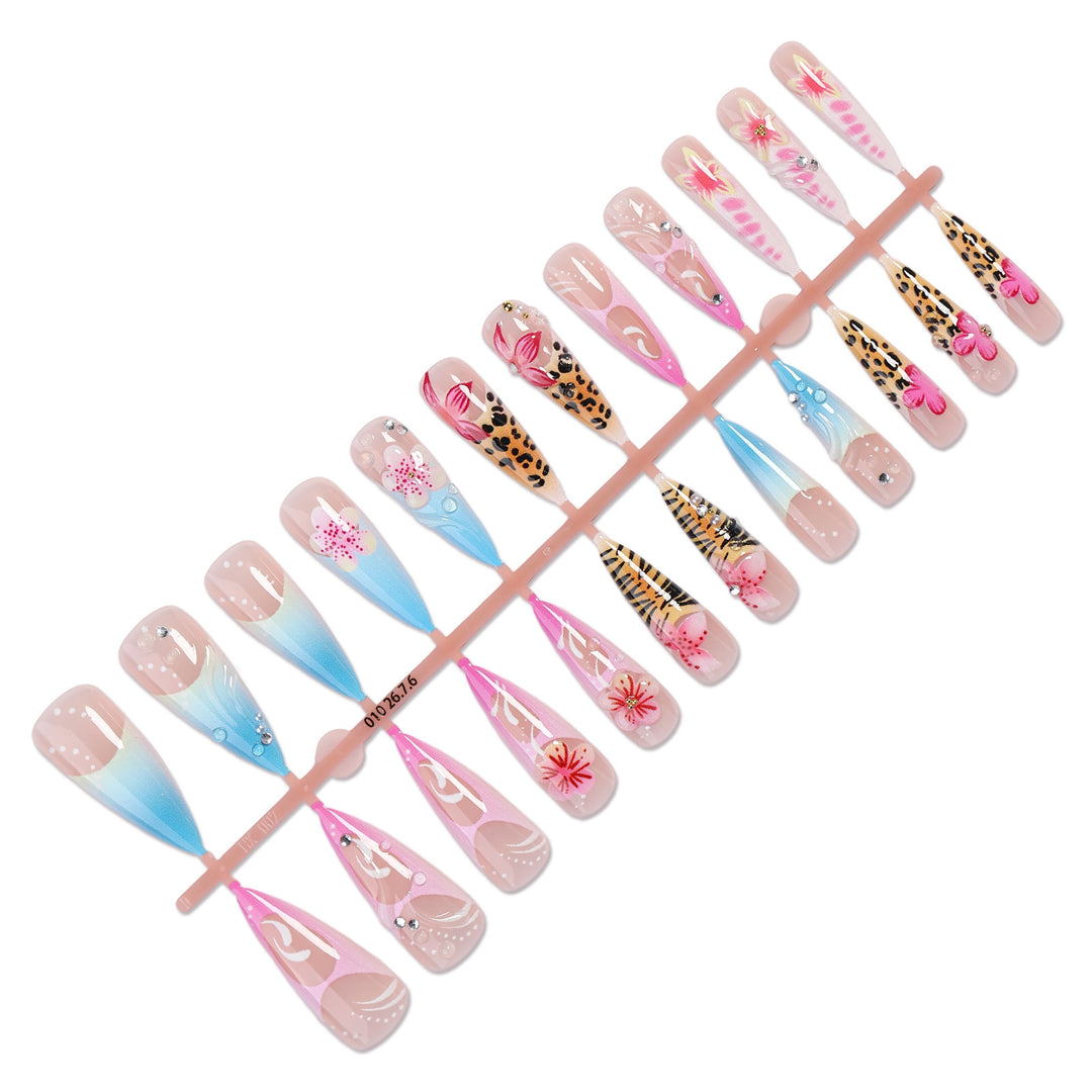 Nail art set with floral patterns and creative 3D details Stornfield