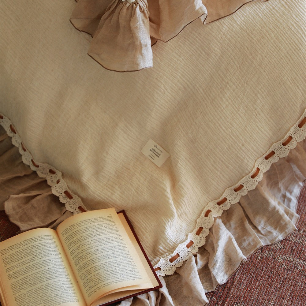 Washed linen duvet cover set with gathered edge and eyelet trim