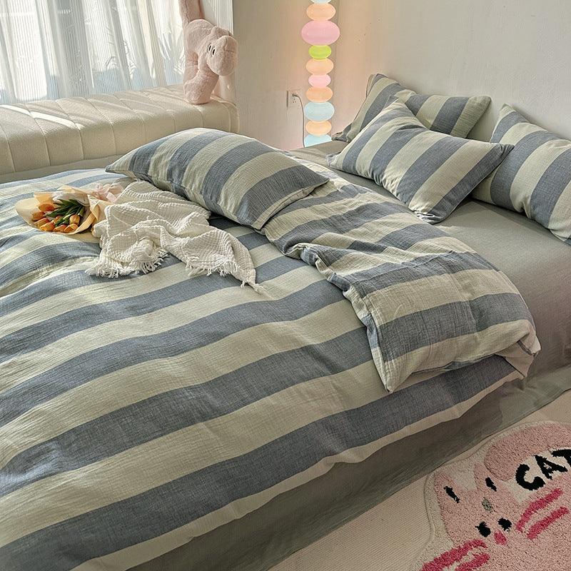 Linen look bedding set with wide stripes