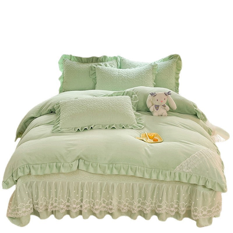 Luxurious Floral Ruffled Quilted Comforter Set