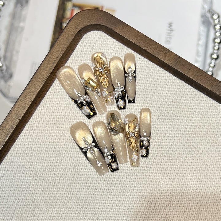 Elegant Decorative Press-On Nail Art Set with Rhinestone and Floral Accents Stornfield
