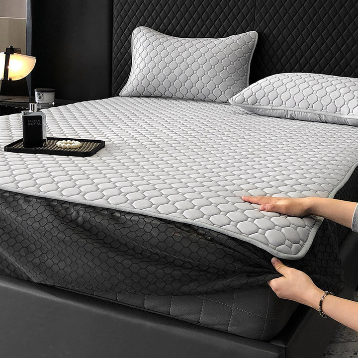Mattress protector-topper with cooling microfibre quilting and non-slip bottom