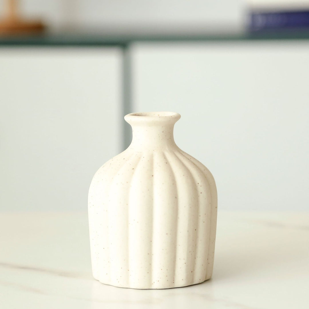 Modern Minimalist Ceramic Bud Vase Stornfeild