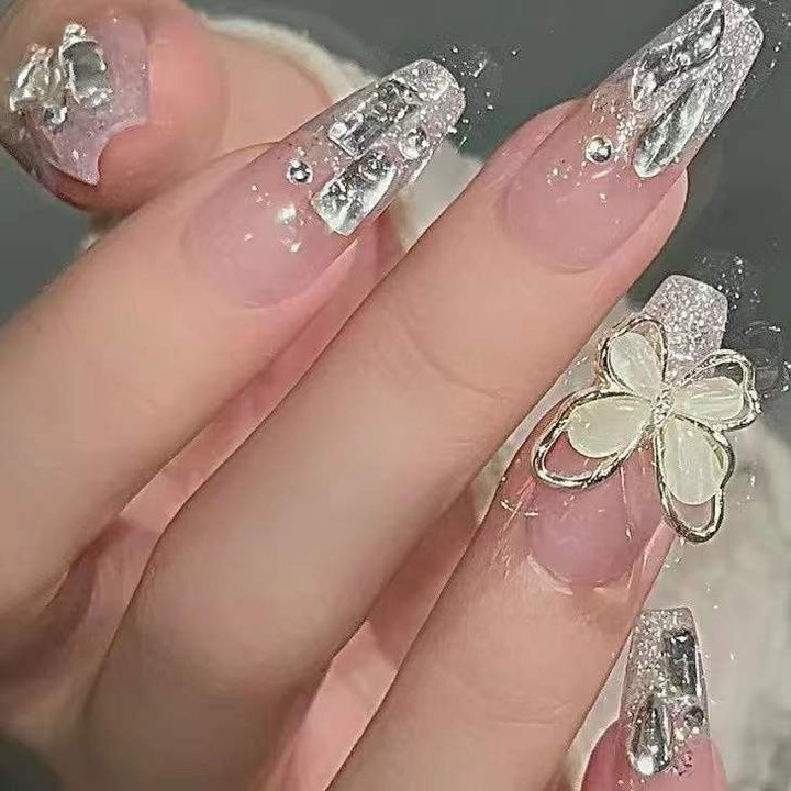 Festive Holiday Themed Press-On Nail Art Stornfield