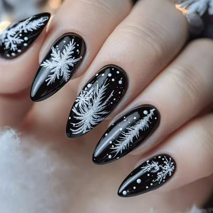 Elegant Artificial Nails with Snowflake Design Stornfield