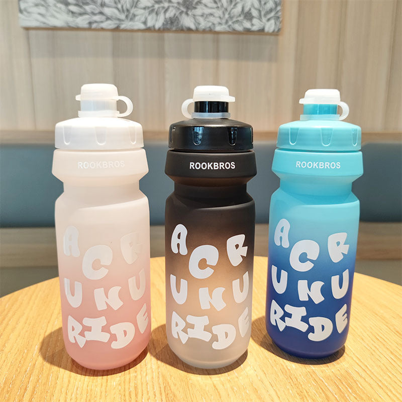 Women's sporty water bottle with flexible leak protection technology Stornfield