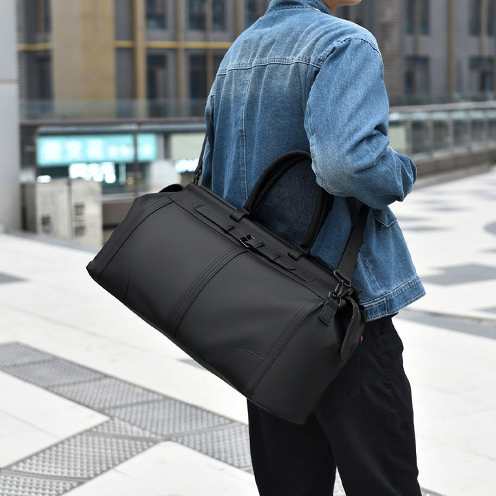 Robust sports and travel bag with practical compartments Stornfield
