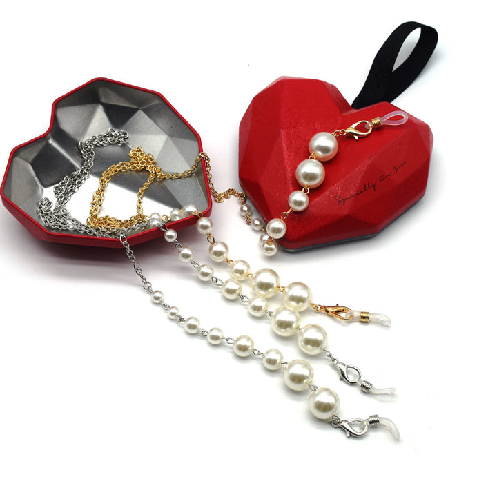 Elegant Pearl and Silver Eyewear Chain Stornfield