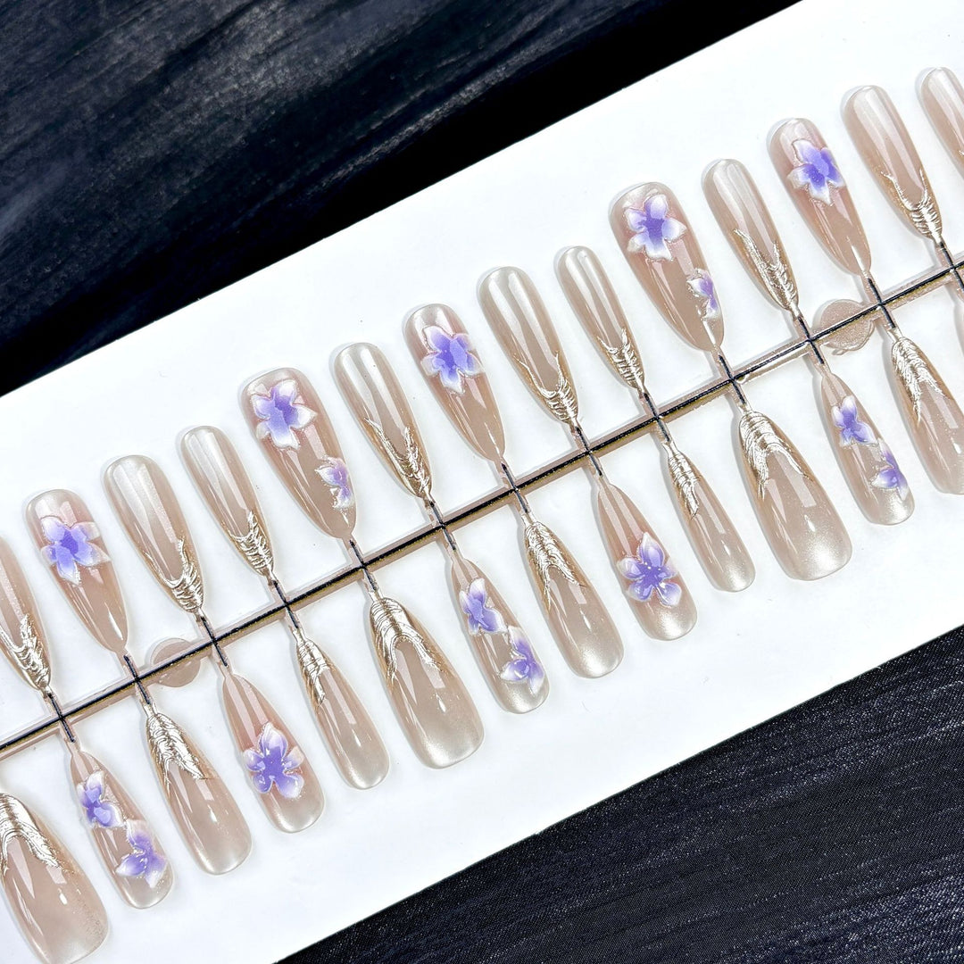 Artistic Floral-Embellished Press-On Nails Set