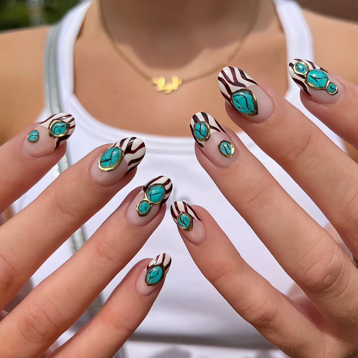Artificial Nails with Extraordinary Design Stornfield
