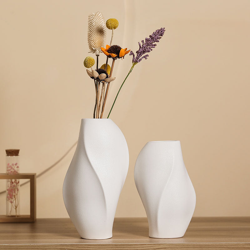 Elegant and contemporary ceramic vase Stornfield