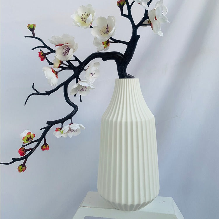 Elegant Ribbed Ceramic Vase Stornfeild