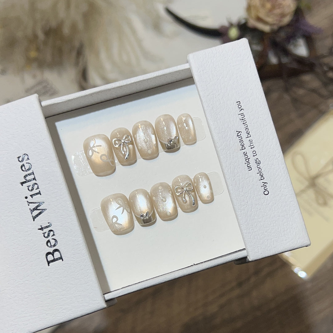 Elegant Bow-Embellished Press-On Nail Art Set Stornfield