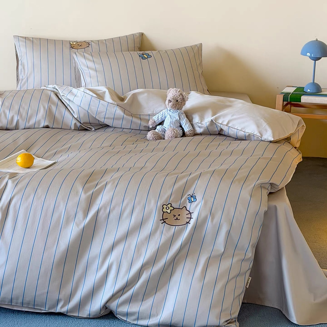 Striped Cotton Sateen Duvet Cover Set with Embroidered Cat Patch and Hidden Zipper