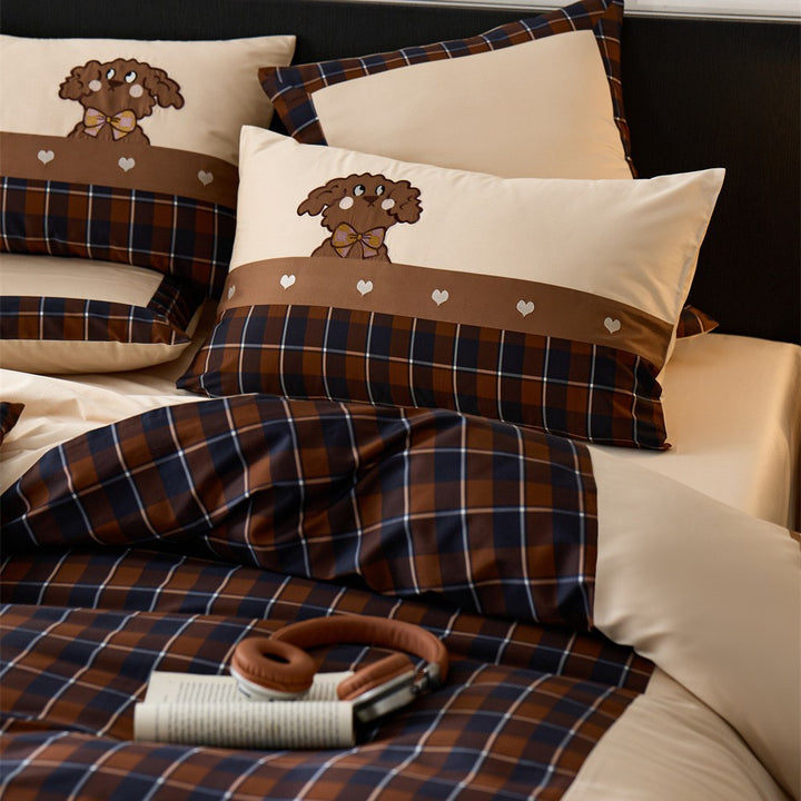 Children's bedding set made of cotton blend with checkered design and dog appliqué