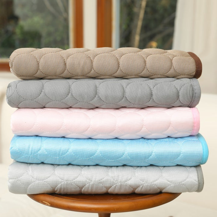 Unisex waterproof and non-slip pet mat Stornfield