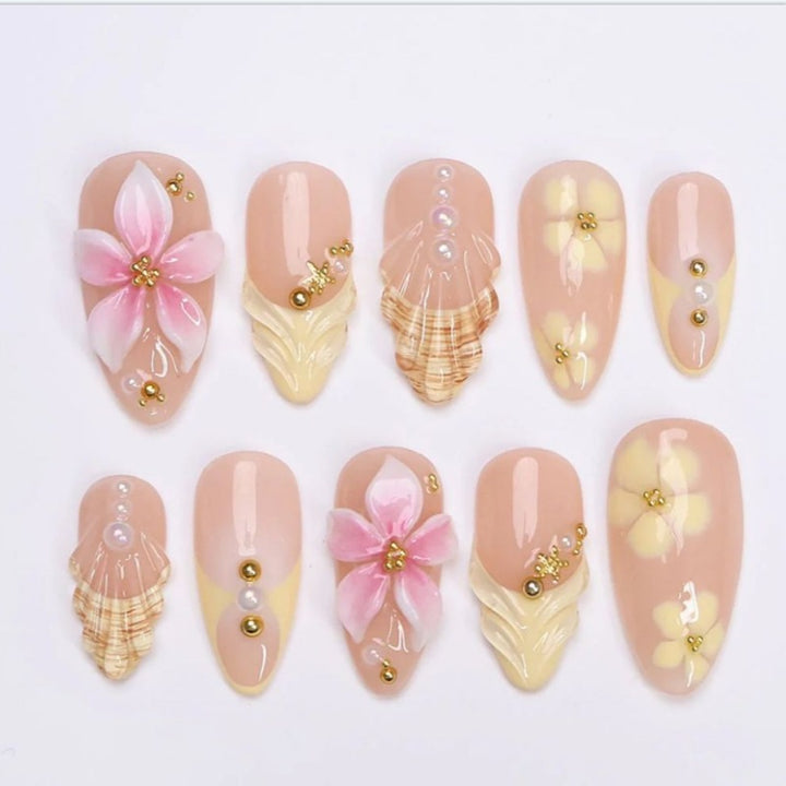 Artistic Floral and Star-Embellished Press-On Nail Set Stornfield