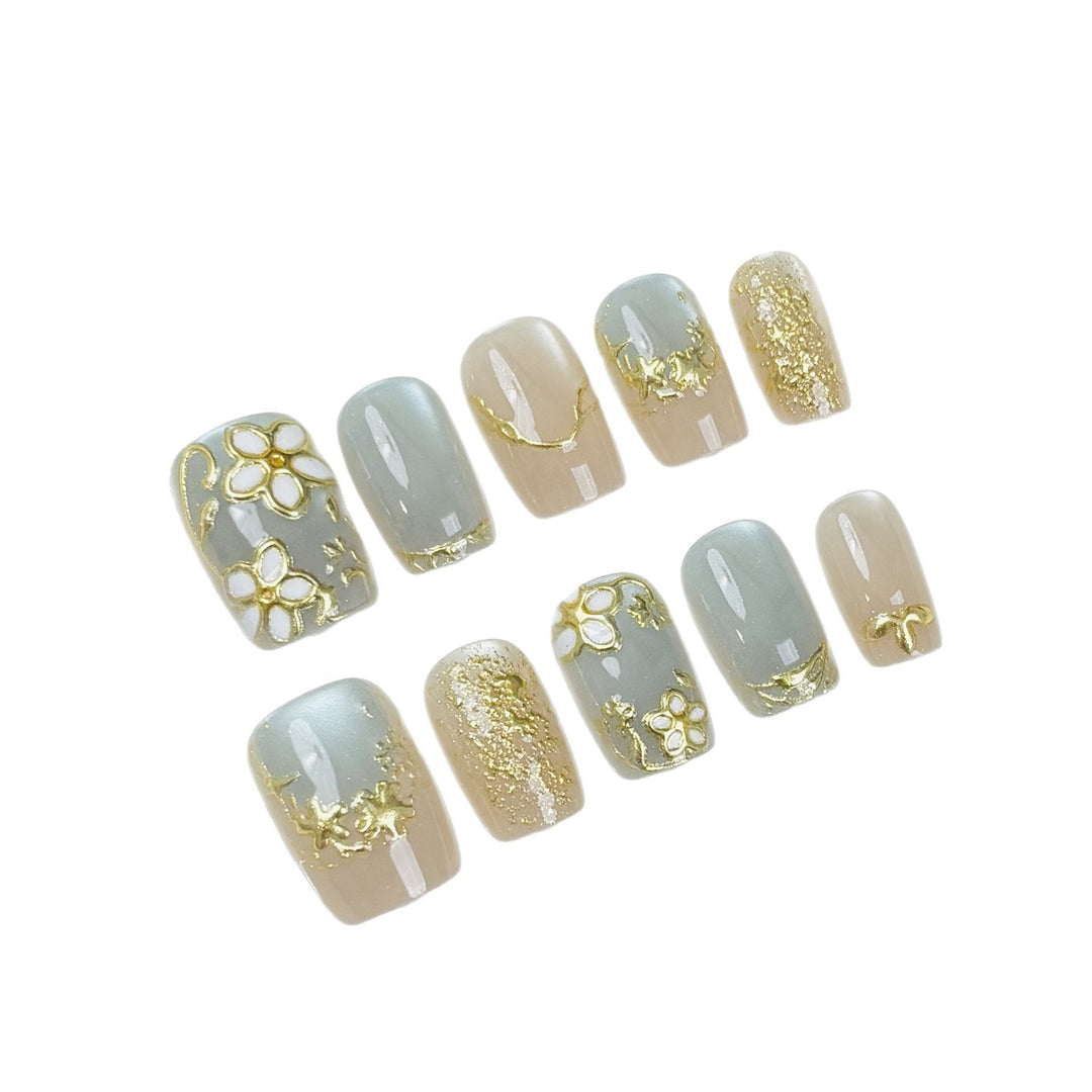 Floral-Themed Press-On Nail Kit Stornfield