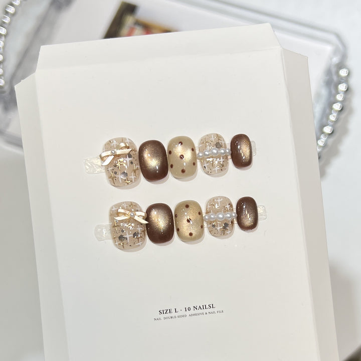 Creative Press-On Nail Art Set with Elegant Design