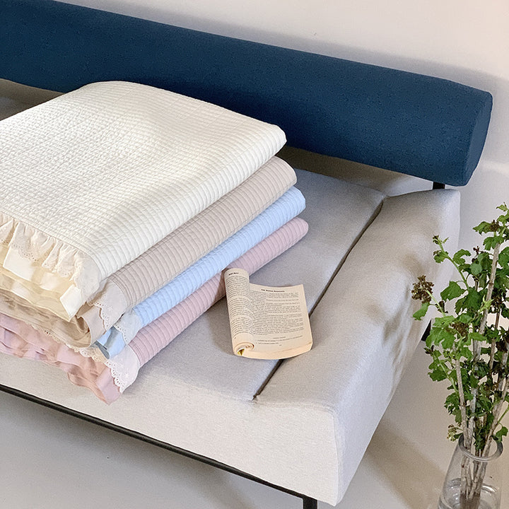 Quilted Reversible Linen-Blend Matelassé Bedspread Set with Ruffled Edge Pillow Shams