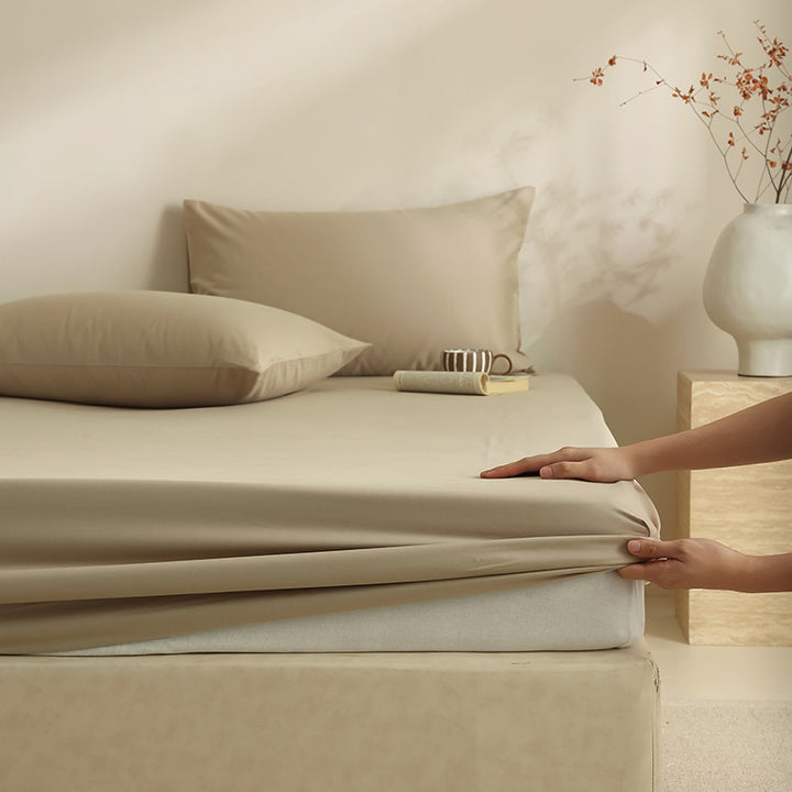 Extra deep fitted sheet with elastic all-around rubber and soft single jersey