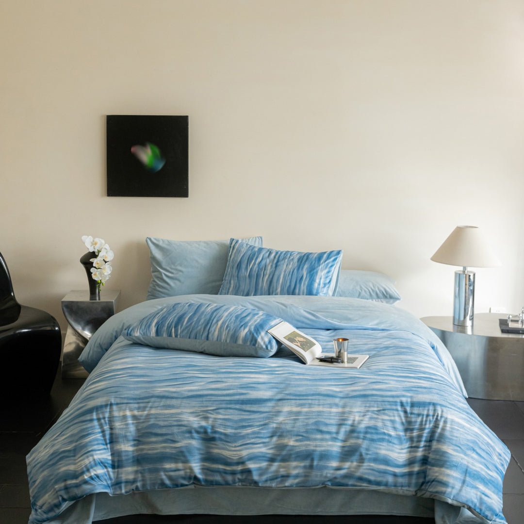 Reversible cotton satin bedding set with fine wave texture and concealed zipper