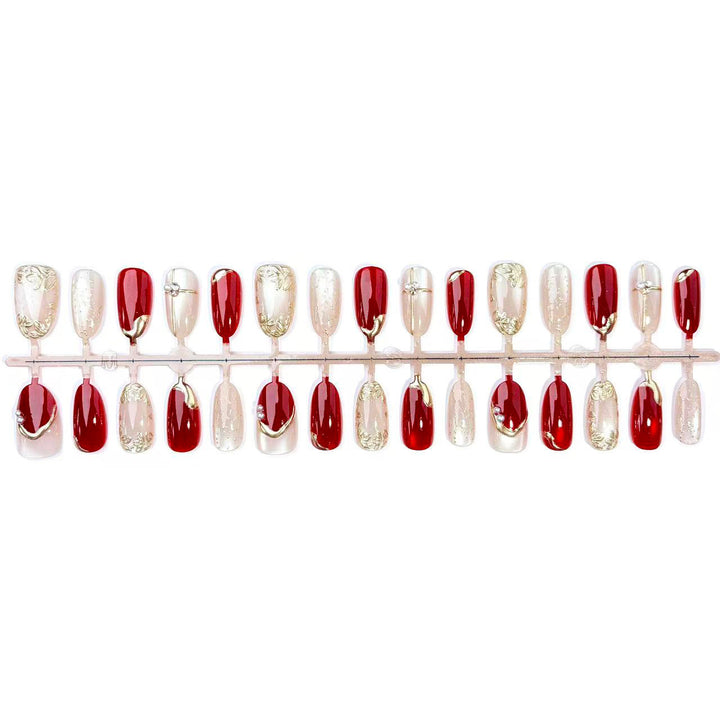 Artificial nails with elegant gold accent Stornfield