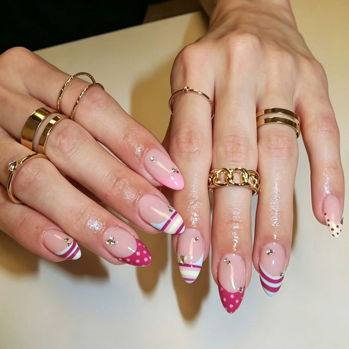 Artificial nail set with elegant 3D details and artistic design Stornfield