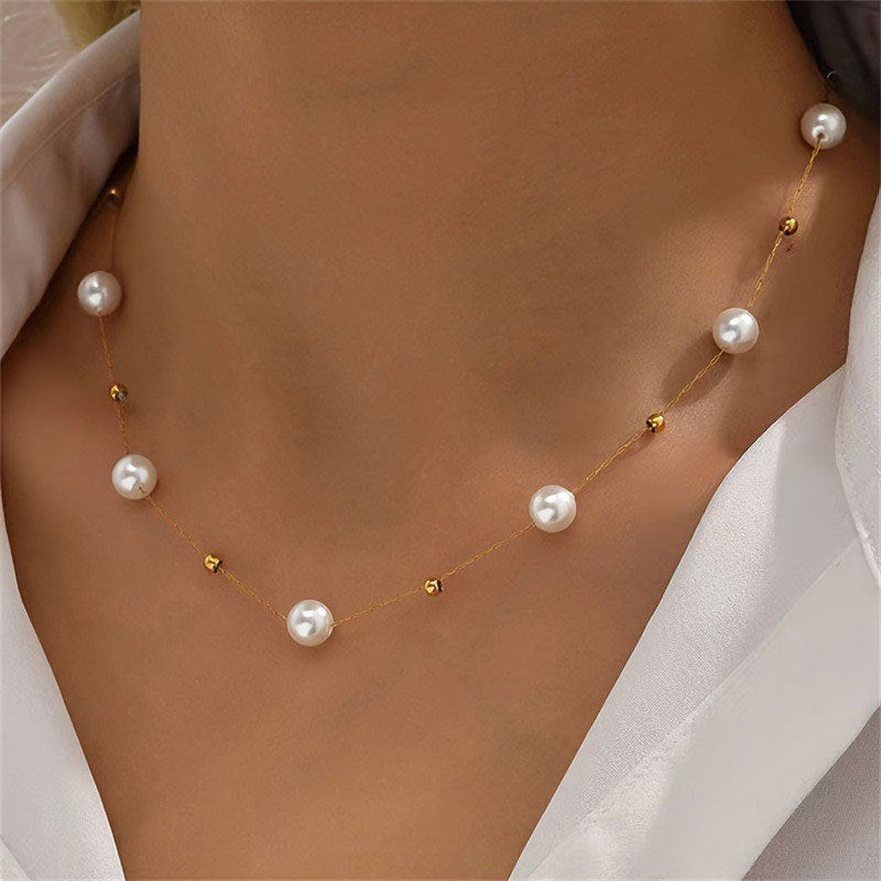 Elegant Pearl and Gold Chain Necklace Stornfield