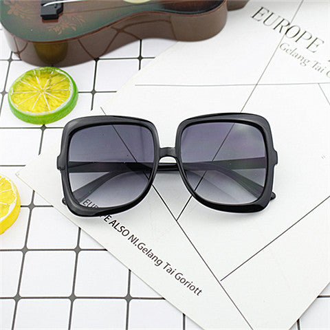 Women’s Geometric Sunglasses in Modern Design Stornfield