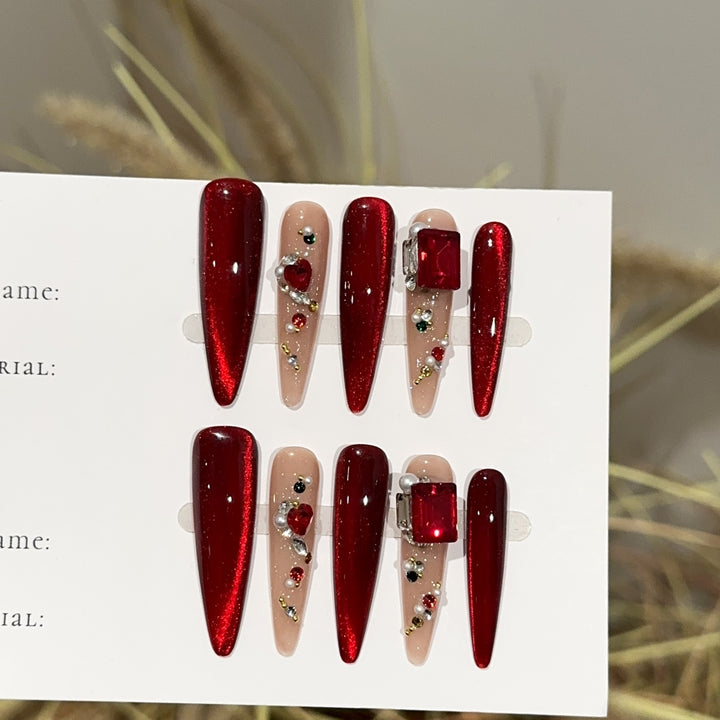 Glamorous Press-On Nail Set with Decorative Accents