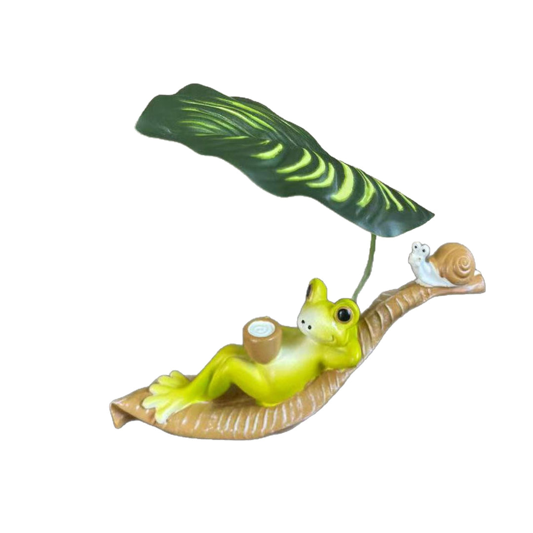 Funny frog figure with leaf decor Stornfield