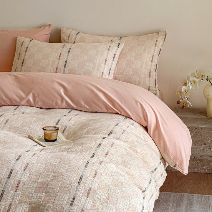 Cotton-linen bedding set with textured checked pattern