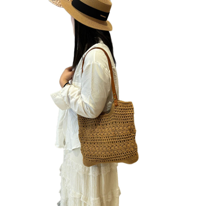 Hand-knotted shopper bag with integrated leather handle Stornfield