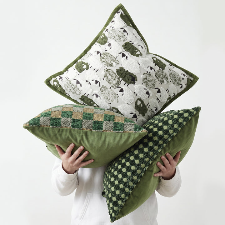 Wendesdekokissen with modern check pattern