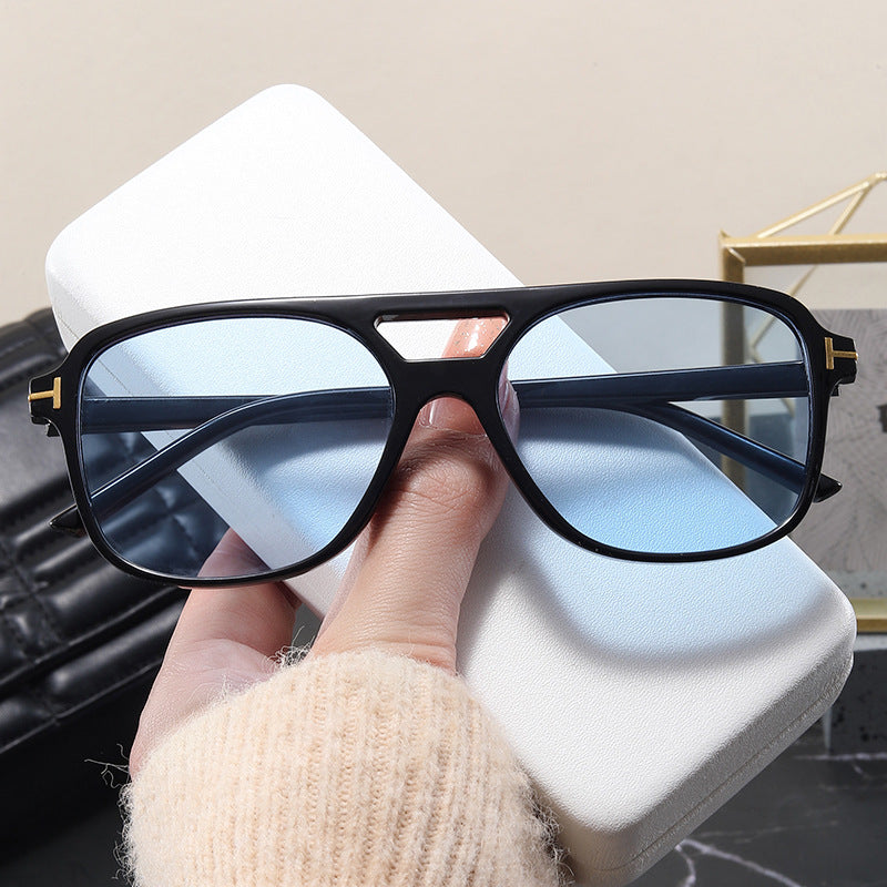 Women’s fashionable glasses with a fine frame and strict contours Stornfield