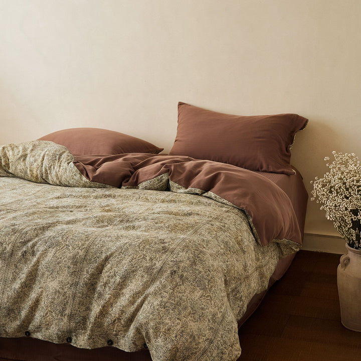 Reversible Cotton Duvet Cover Set with Vintage Micro-Print and Solid Sateen Back